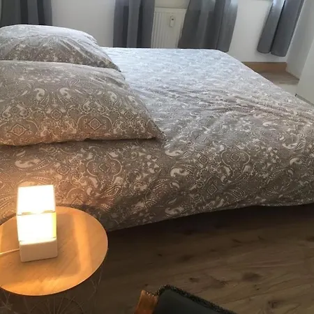 Studio M - Stylish Central City Business For 5 Guests *