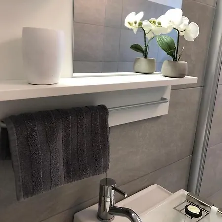 Apartment Studio M - Stylish Central City Business For 5 Guests *